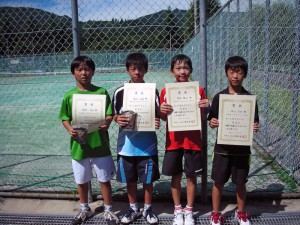 ２０１１福島県秋季小学生テニス選手権大会男子ダブルス入賞者１位、２位