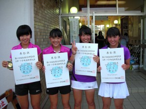 第６７回福島県総合体育大会テニス競技スポーツ少年団の部中学生女子ダブルス入賞者１位２位